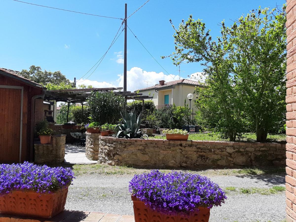 La Casa In Giardino Hotel Volterra Buitenkant foto